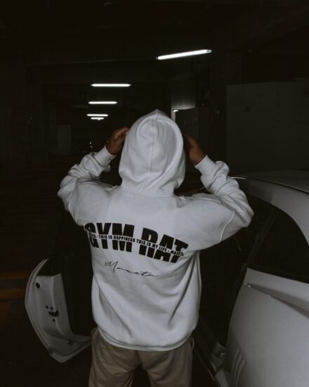 Polera Blanca con Letras Negras Gym Rat para Hombre